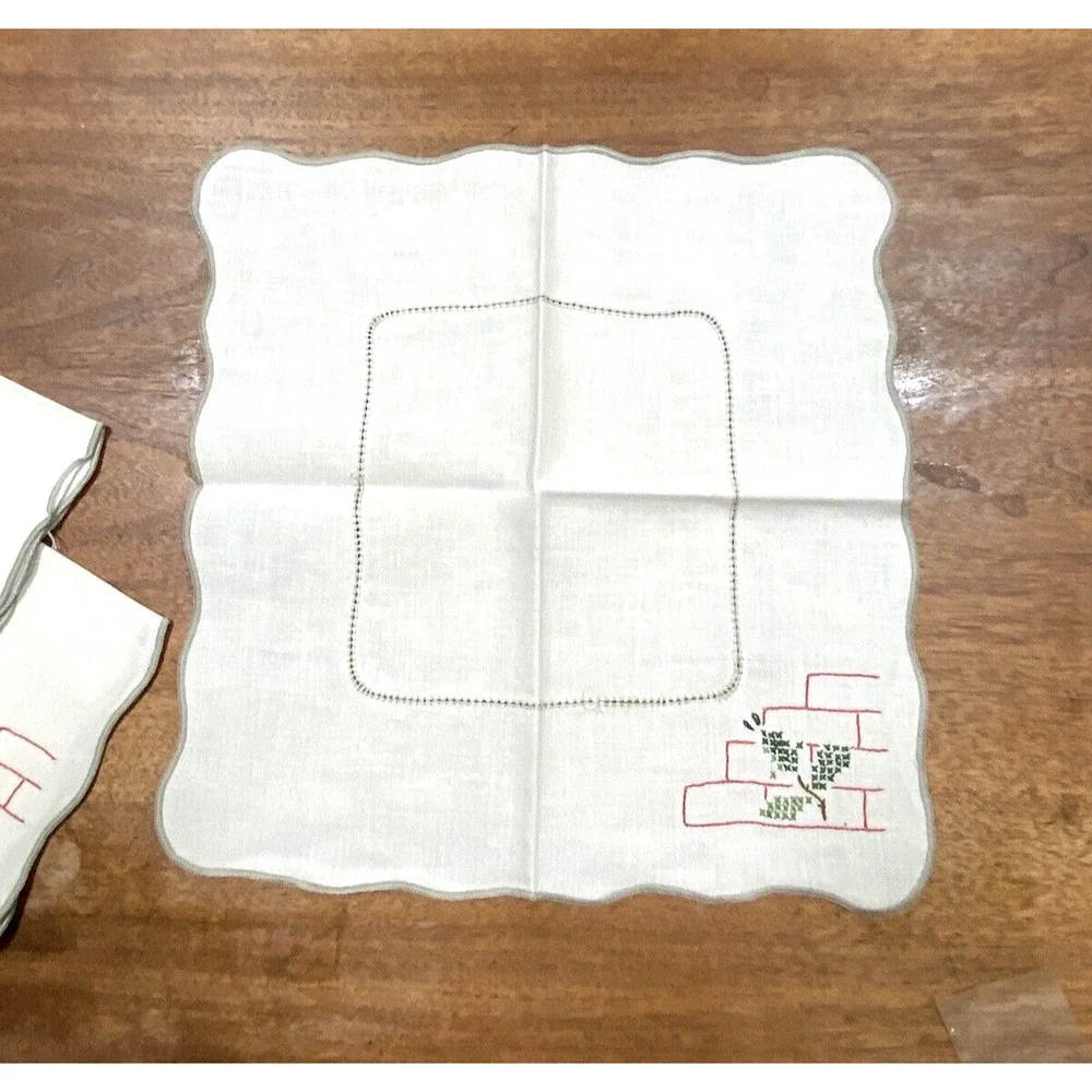 Vintage Linen Cocktail Napkins Set of 4 Embroidery Corners Art Deco 12